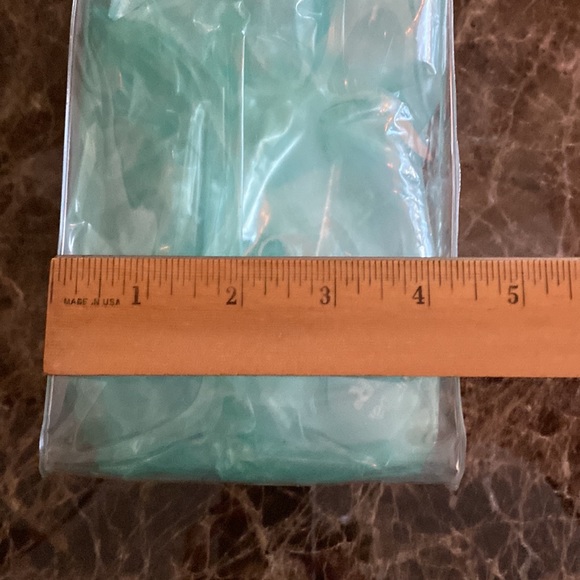 ❄️ ICE BAG ❄️ CLEAR ❄️ 10x4 and 5” handles, card slot on back for promo, NWTags - Picture 7 of 10